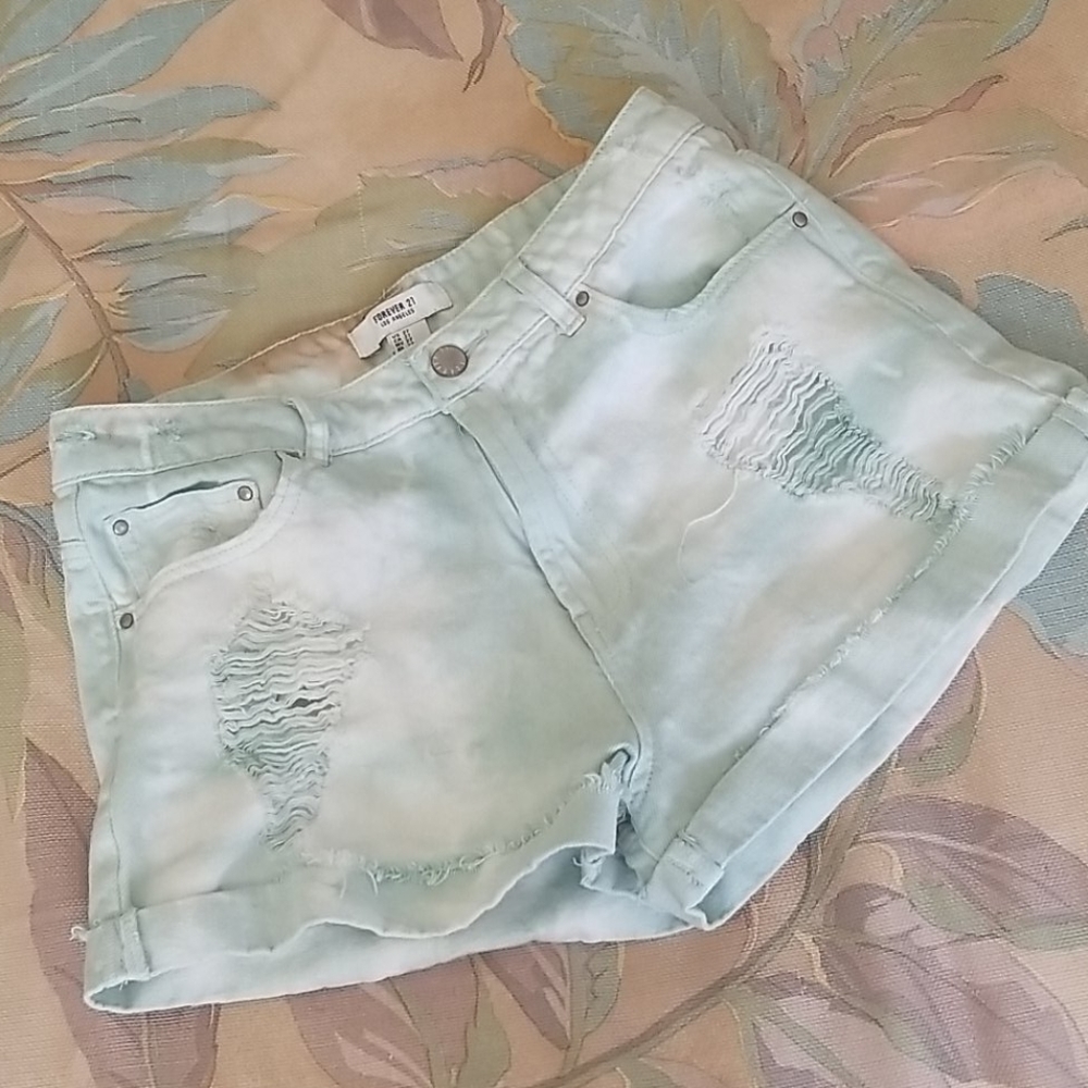 Forever 21 distressed jean shorts Mint Size 27